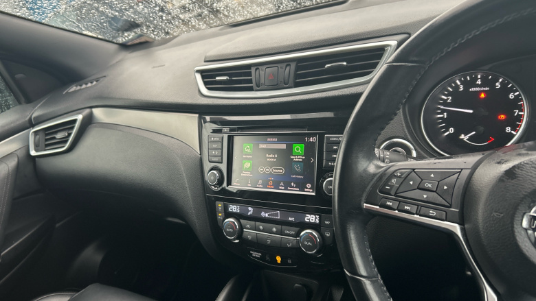 Nissan Qashqai 1.3 DiG-T 160 Tekna+ 5dr Petrol Hatchback